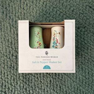 The Pioneer Woman Painted Meadow Salt & Pepper Shakers - Green & Cream